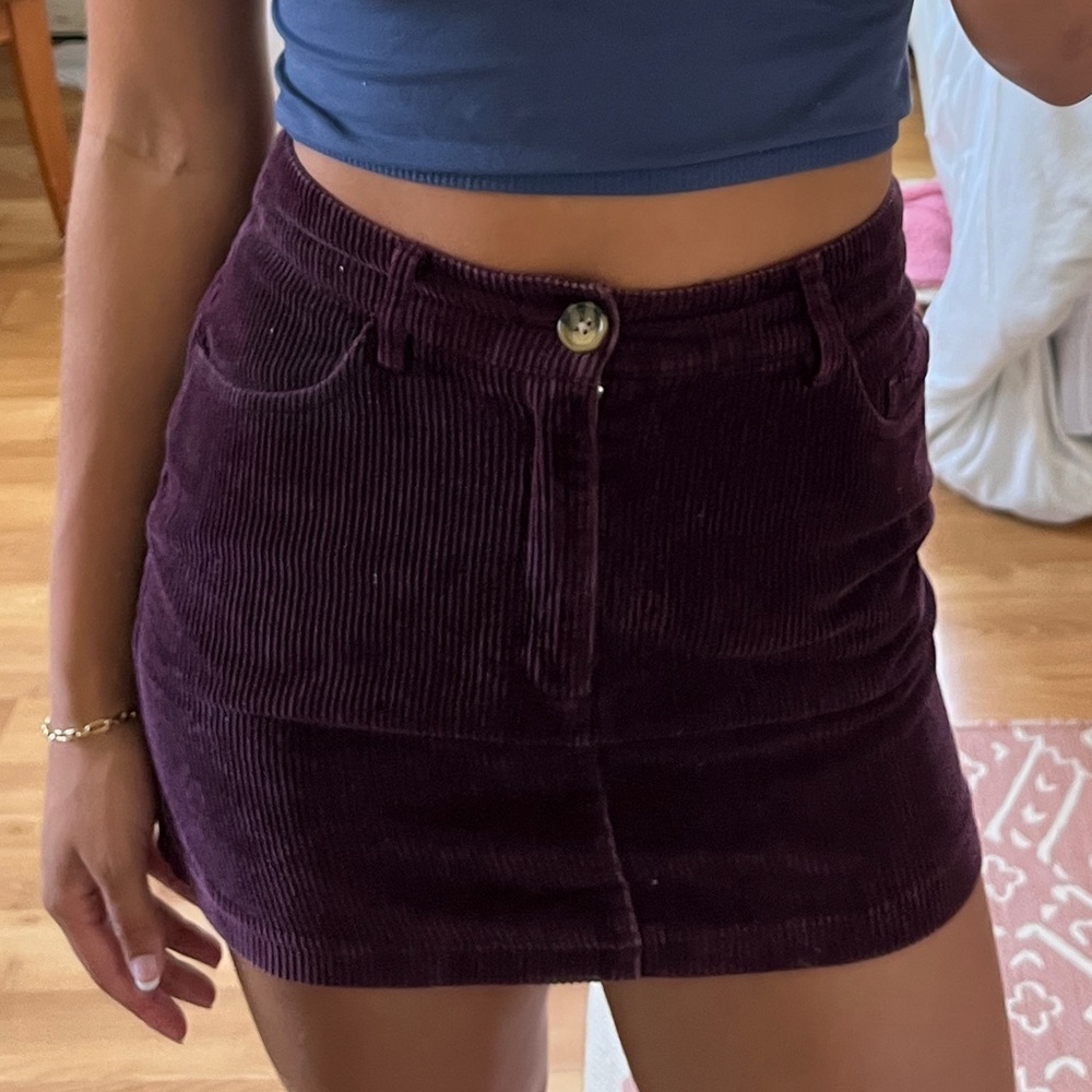 forever 21 burgundy ribbed skirt !